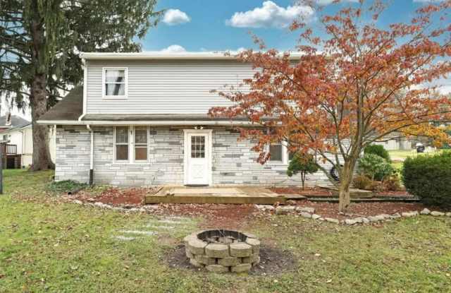 Beautiful 3 Bedroom, 1.5 Bath in Colonial West York!