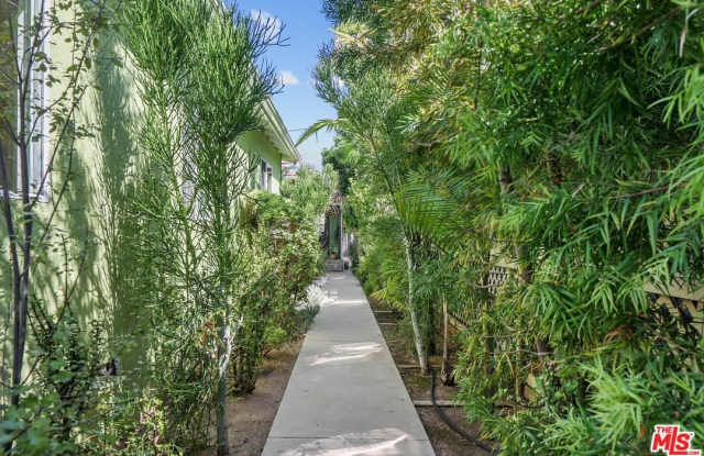 522 Westminster Ave.