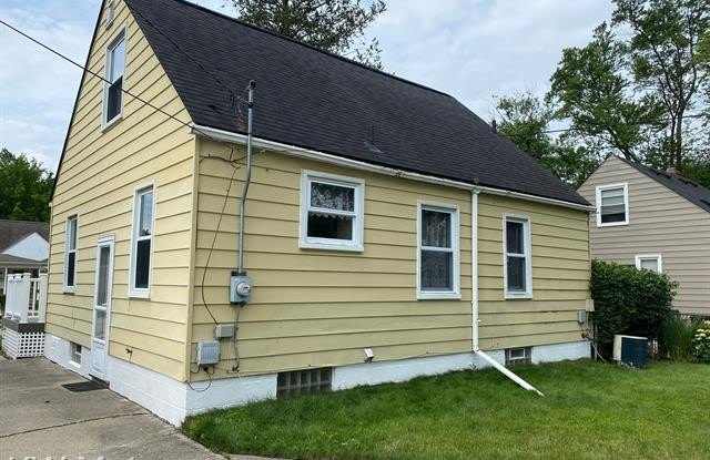 1901 BROCKTON Avenue