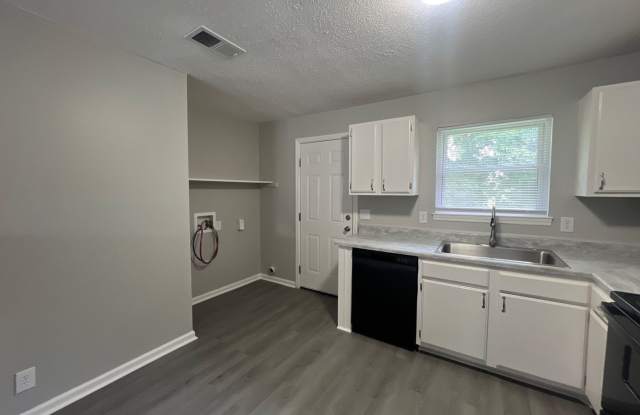 2 bedroom, 1 bath Duplex in Gallatin