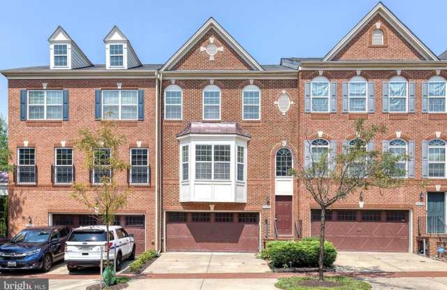 Photo of Welcome to 15330 Tewkesbury Place, a 3bd 2/2bth townhome in the highly coveted Beechtree Estate community.