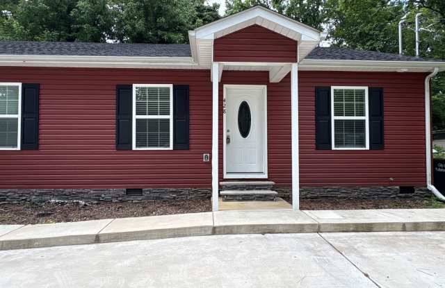 Newer Duplex Located Near the Heart of Tullahoma!