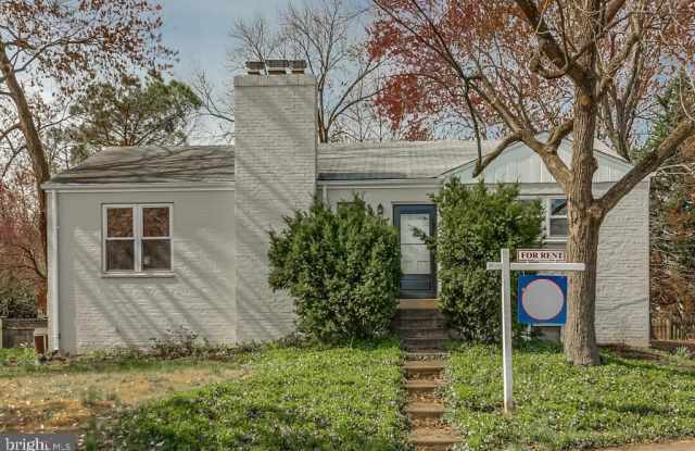 854 N GREENBRIER STREET