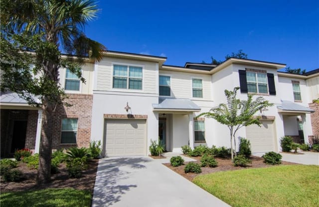 1003 Mariners Circle
