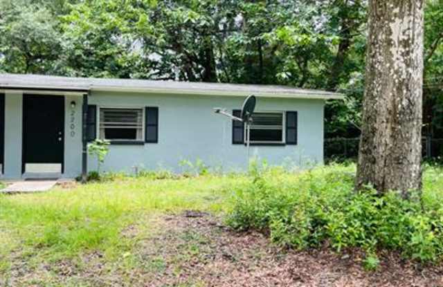 2200 Southeast 46 Terrace