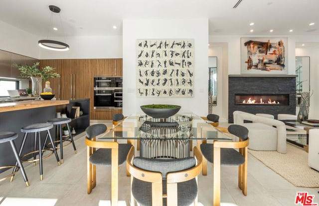 1621 North Fairfax Avenue