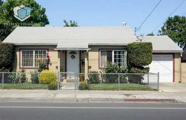 43 Laurel St.