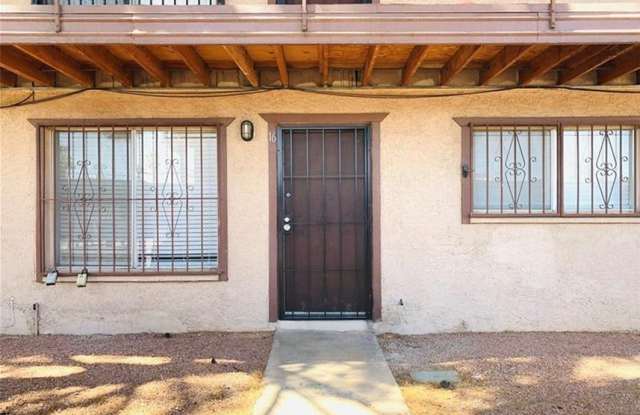 595 S Royal Crest Circle