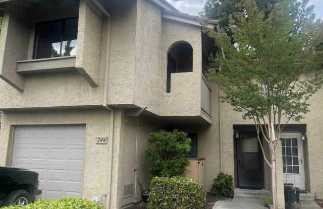 244 Garden Commons