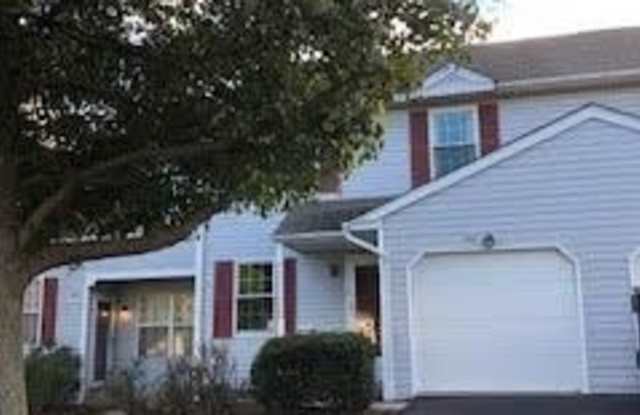 Photo of 103 LENNOX Court