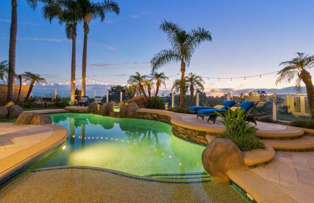 Photo of Gorgeous Ocean-View 5 Bedroom Pool Home!