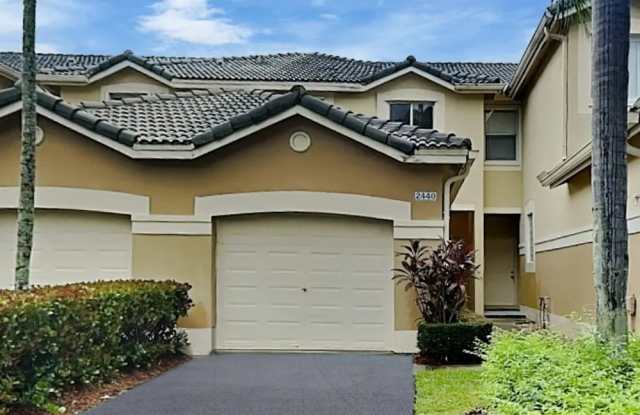 Photo of 2440 Cordoba Bnd