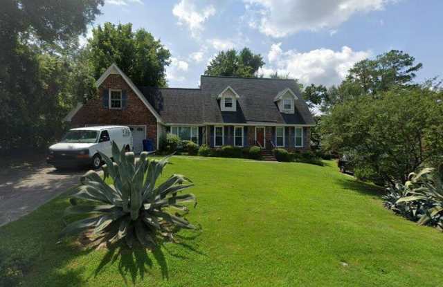 Photo of Beautiful 3-Bedroom 2 Bath With a Bonus room