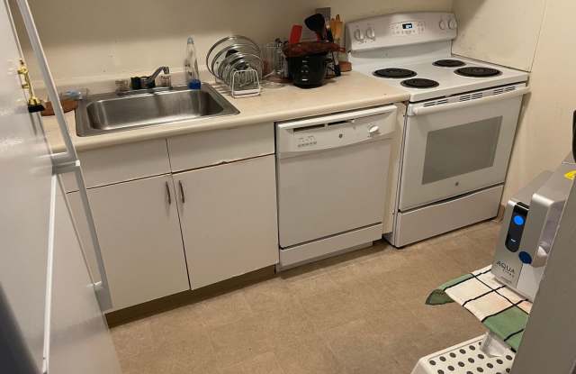 2-bed w/heat  parking Mt. Auburn - Watertown/Cambridge