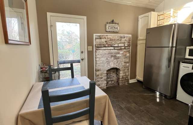 3317 West Shadowlawn Avenue Northeast