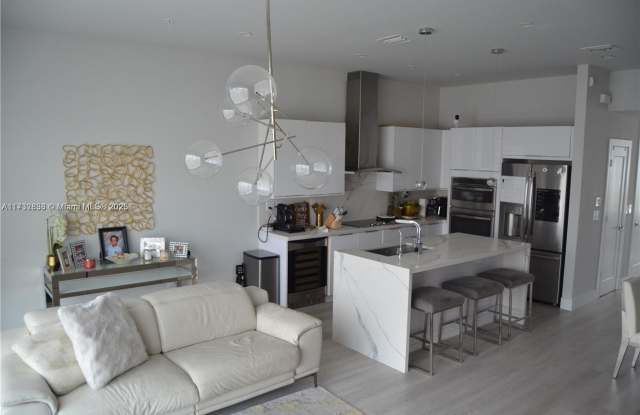 10347 NW 64th Lane ., Doral, FL 33178