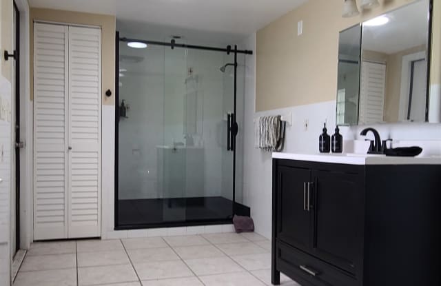 3425 S Washington Ave