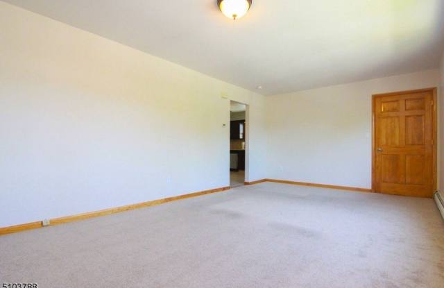 17 Wallace St 2nd Fl