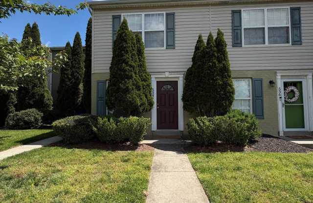 534 LANCASTER Place