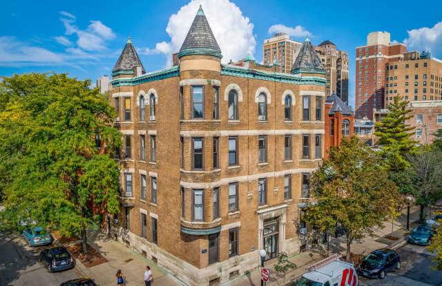 354 West Dickens Ave. Apt.