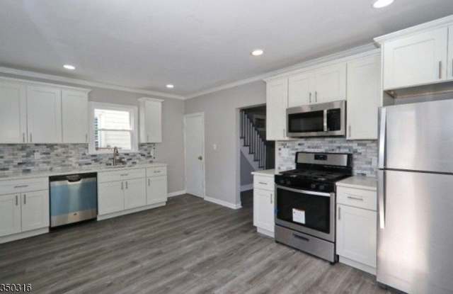 Photo of 321 South Ave