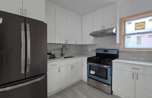 63-87 Fitchett St. unit: 2R