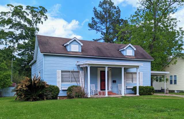 108 Conti St