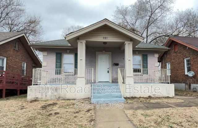 Photo of 821 Sixteenth Avenue