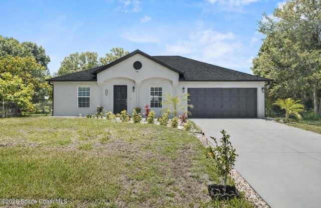 160 Eureka Avenue NE