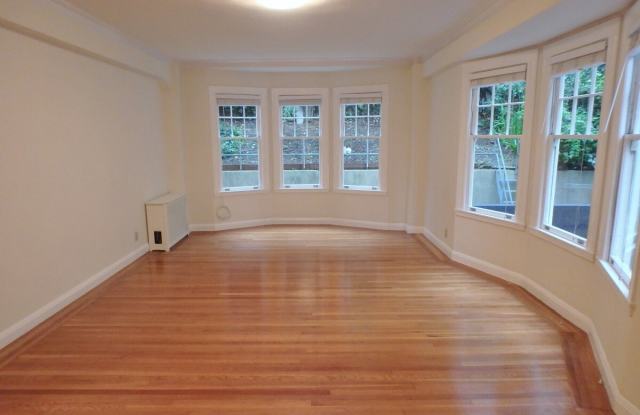 Photo of 1945 Broadway