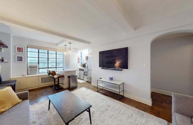 Photo of 140 East 40th Street