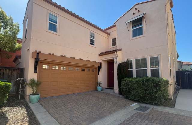 Photo of Gorgeous 4 Bed, 3 Bath in Brentwood