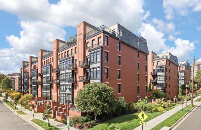 1701 16TH Street N unit: 356