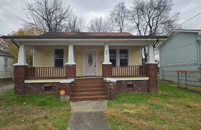 Photo of Knoxville 37914 - 3 bedroom 1 bath - call Lisa Vineyard or Shannon Russell 865-216-9334.