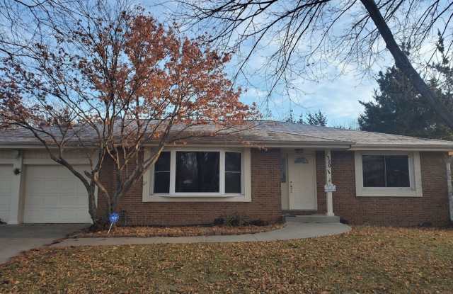 1520 Buckingham Dr - 1520 Buckingham Drive, Lincoln, NE 68506