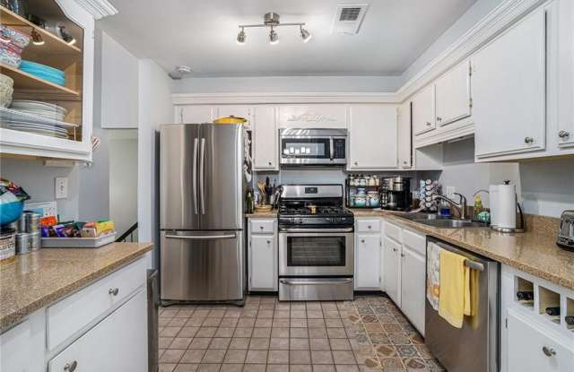 3813 Paces Ferry W SE