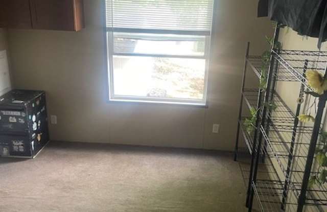 Photo of 9930 Geraldine Street