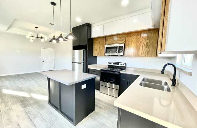 Photo of 1006 S Sugar Rd