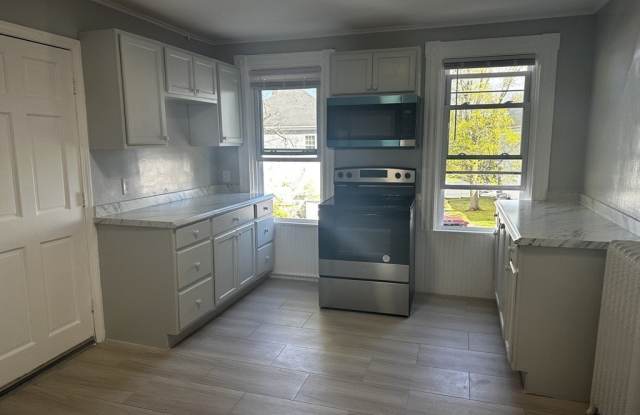 Photo of 4 Howard Ave unit: 2