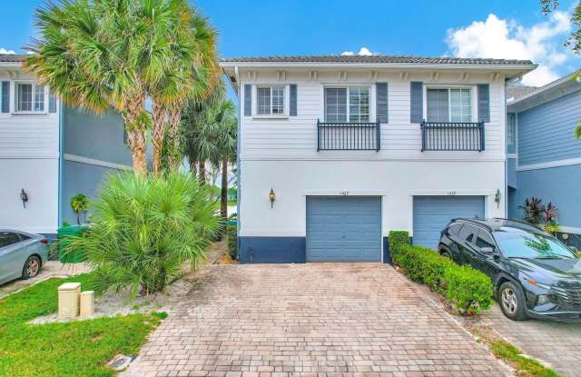 1427 NW 34th Way