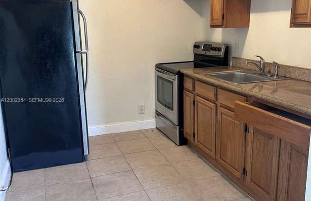 109 NW 14th Way