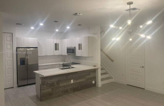 10445 NW 81st Terrace 10445, Doral, FL 33178 - 6076