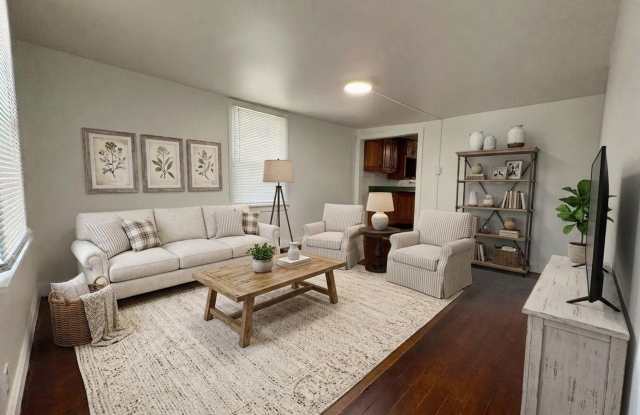 2 Bedroom 2 Bathroom Home in Carlisle w/Bonus Rooms!