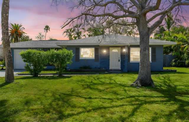 Photo of 951 LANTANA AVENUE