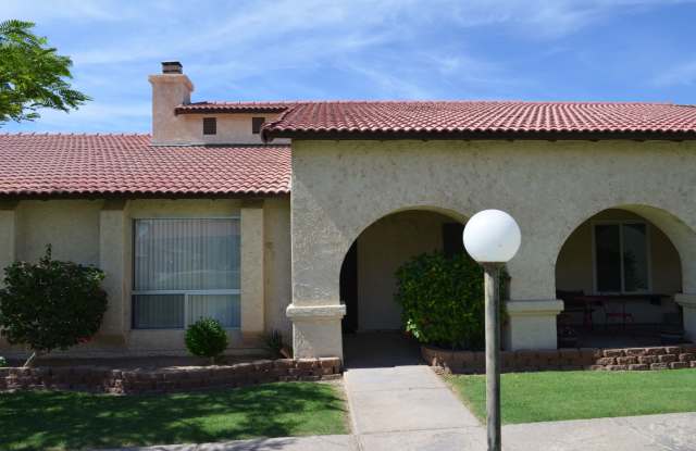 Two Bedroom Townhome Centrally Located in Yuma.
