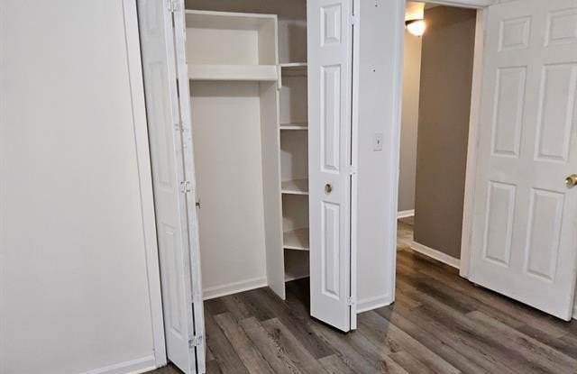 15712 ORCHARD Lane N