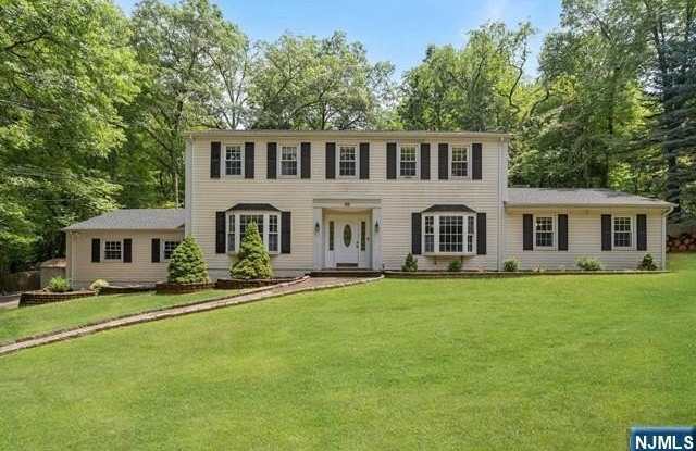 Photo of 68 Briarwood Avenue