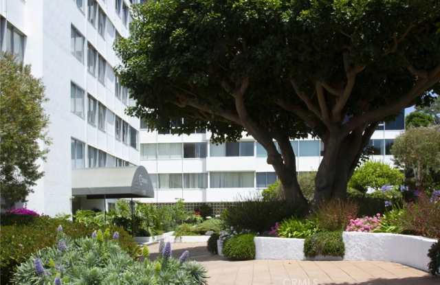 17352 Sunset Boulevard