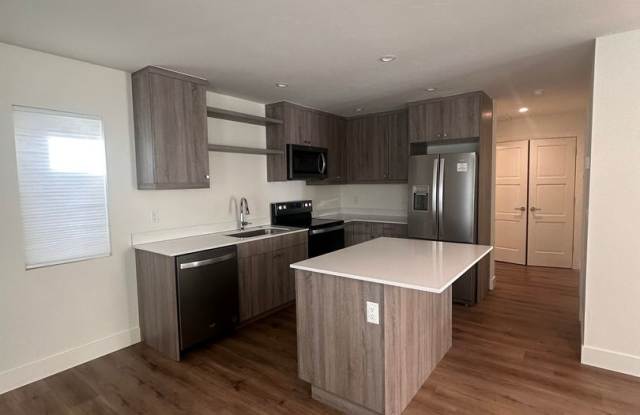 405 Laurel