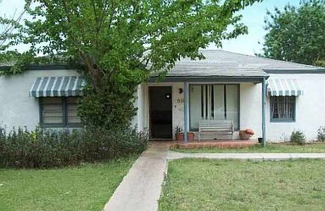 **Spacious 3-Bedroom Home in Tempe**